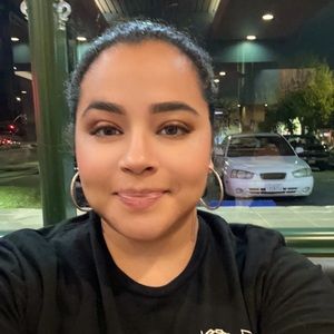 Meet your Posher, Abigail